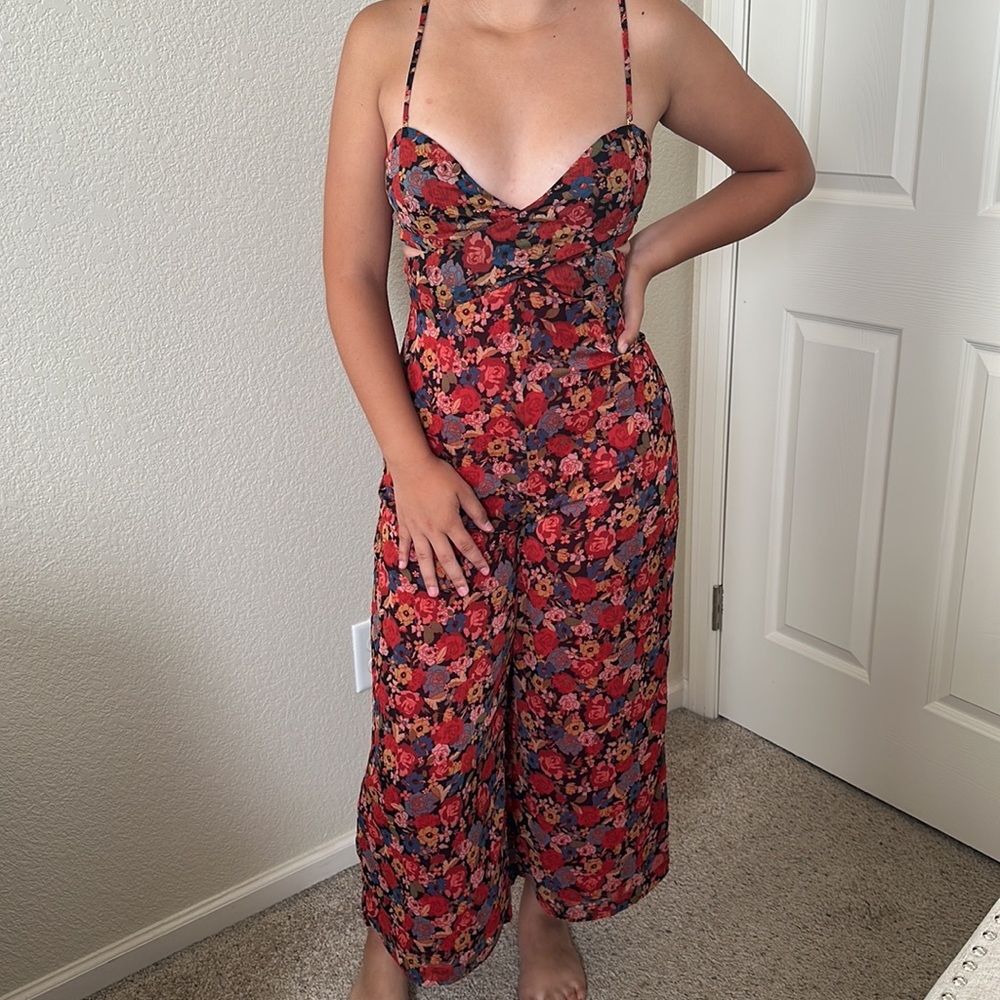 X Revolve House of Harlow 1960 "Joelle Red Floral Jumpsuit" Size S - Picture 4 of 15